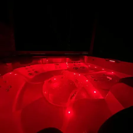 Ancienne Ecole Avec Jacuzzi Prive Апартаменты