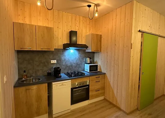 Ancienne Ecole Avec Jacuzzi Prive 아파트 *